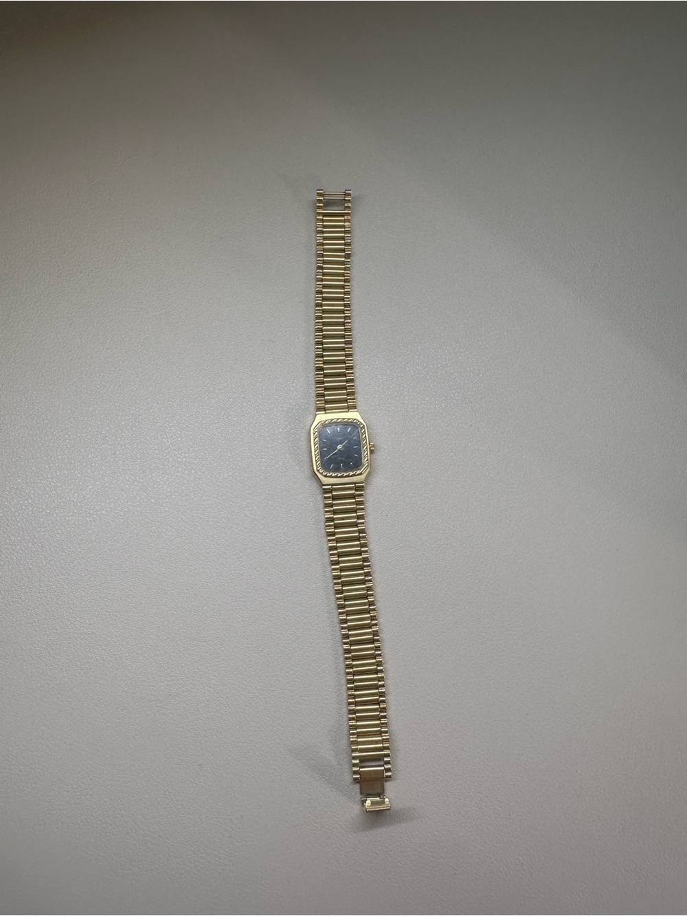 Vintage Longines Swiss Made Blue Dial Gold Tone Quartz watch luxury